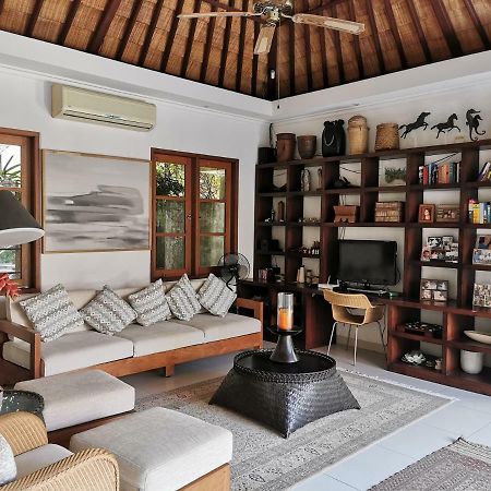 Villa Aliya Sanur Экстерьер фото